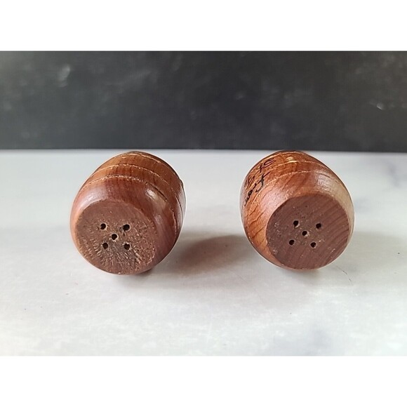 Vintage Wooden Barrel Shaped Salt And Pepper Shakers Souvenir From St. Paul... - Picture 8 of 10